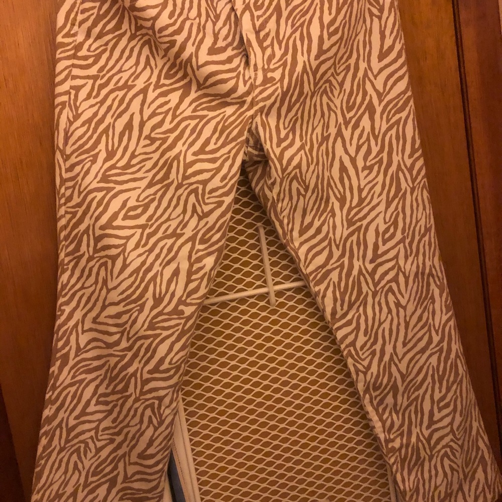 Chico’s tan zebra pants size 1.5=10  ankle length